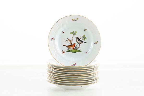 Appraisal: Twelve Herend Rothschild Bird dinner plates A set of twelve