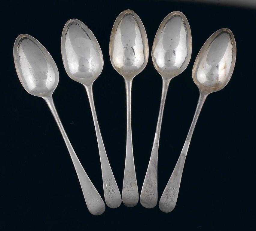 Appraisal: A SET OF FIVE GEORGE III TABLE SPOONS Old English