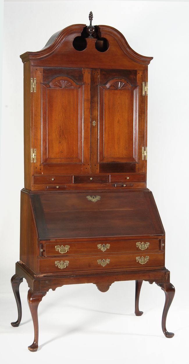 Appraisal: ANTIQUE AMERICAN QUEEN ANNE THREE-PART SECRETARY-ON-FRAME In cherry with broken