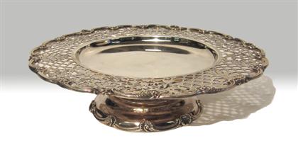 Appraisal: English sterling silver cake plate probably wakely wheeler london Marks