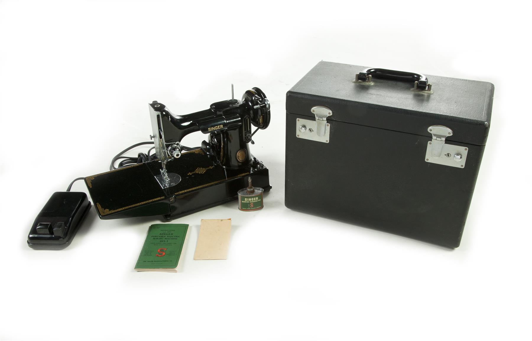 Appraisal: SINGER FEATHERWEIGHT PORTABLE ELECTRIC SEWING MACHINE - American nd quarter-