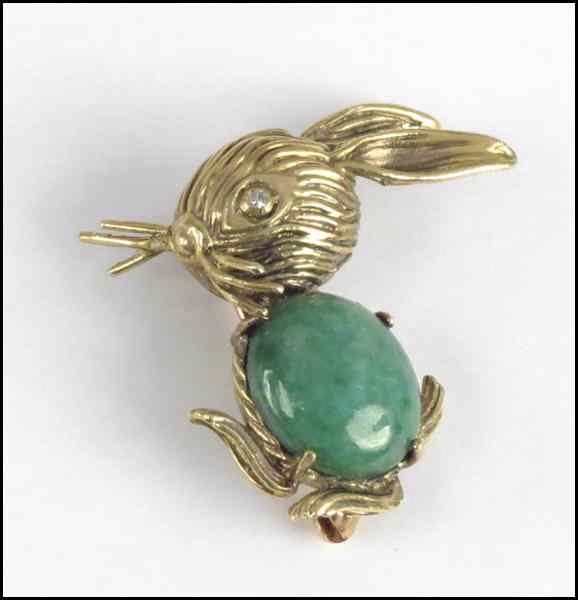 Appraisal: KARAT YELLOW GOLD JADE AND DIAMOND PIN grams Condition No