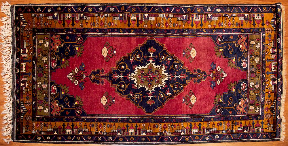 Appraisal: Turkish Yahyali Rug x hand knotted wool foundation Condition Appears