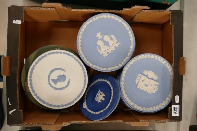 Appraisal: A mixed collection of Wedgwood items in Jasper sage green