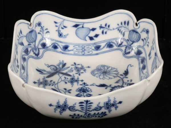 Appraisal: Meissen Blue Onion porcelain square serving bowl Marked on the