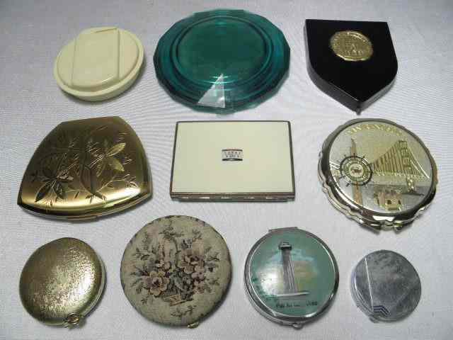 Appraisal: Assorted vintage powder compacts pieces total Includes brands such as