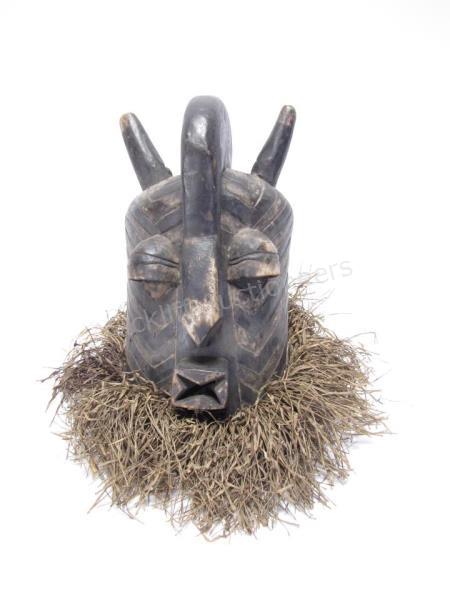 Appraisal: A carved Zaire tribal African mask h th century