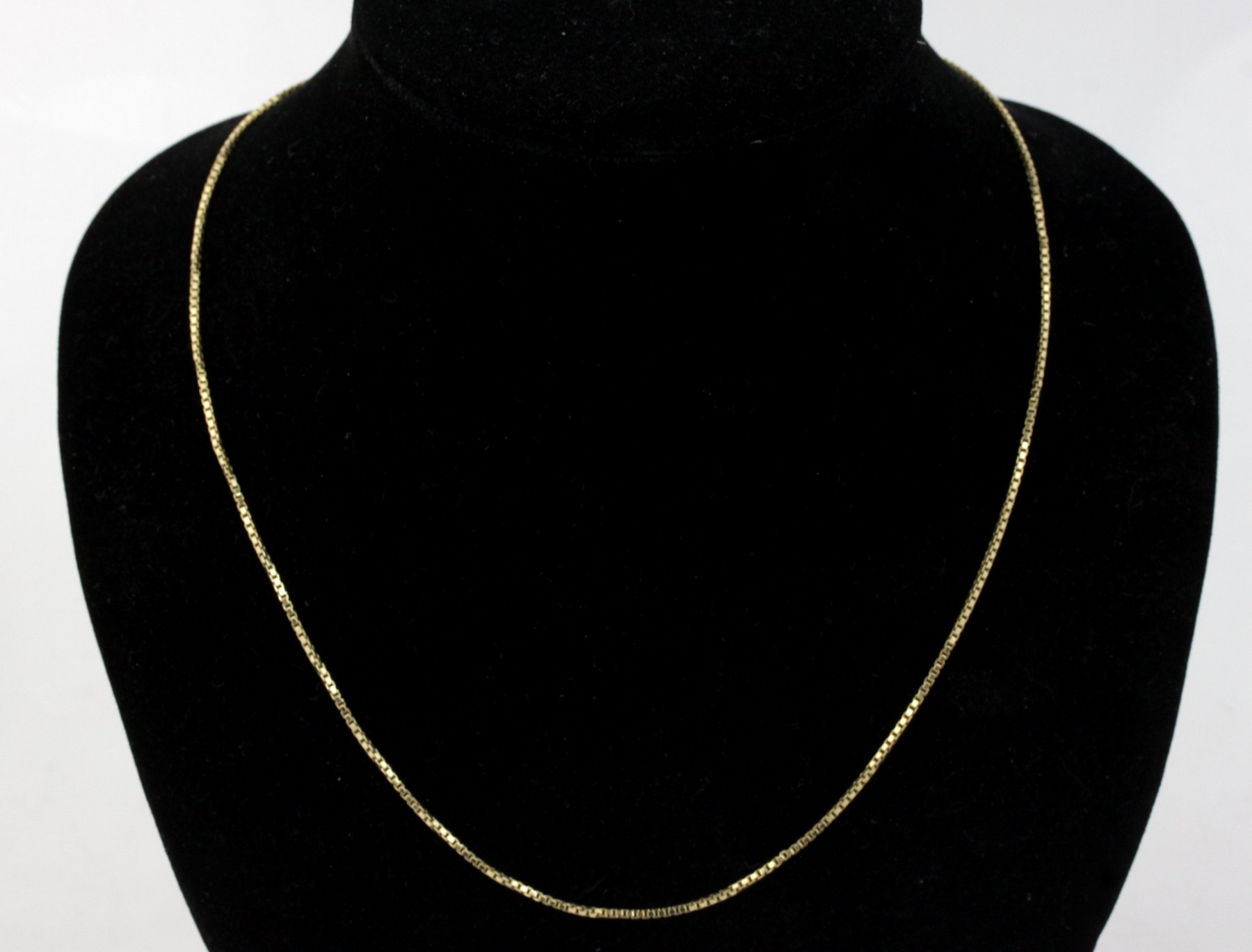 Appraisal: An ct gold box-link neck chain cm long approximately gm