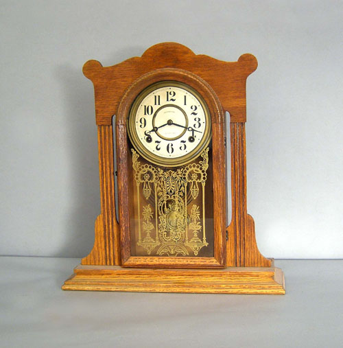 Appraisal: Ingraham oak mantle clock h