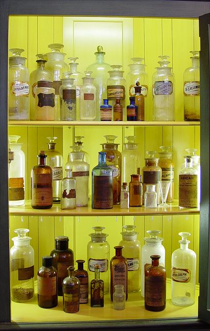 Appraisal: GRAND LOT OF APOTHECARY JARS Approx pieces Smallest measures ''