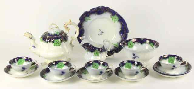 Appraisal: A Gaudy Welsh tea set the blue borders highlighted in