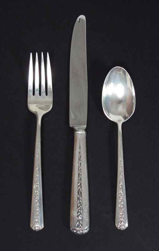 Appraisal: TOWLE RAMBLER ROSE STERLING FLATWARE SET Approx pieces in the