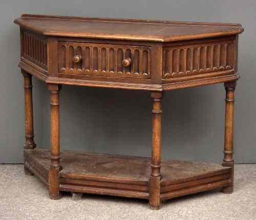 Appraisal: An oak hall table of '' th Century'' design of