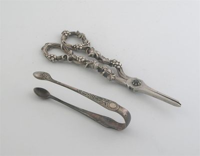 Appraisal: A pair of William IV cast grape shears with fruiting