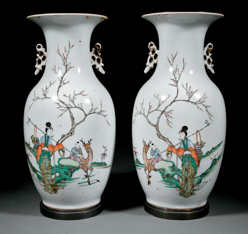 Appraisal: Pair of Chinese Famille Rose Porcelain Vases probably th c