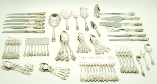 Appraisal: A Wallace Sir Christopher sterling silver flatware set Seventy-two pieces