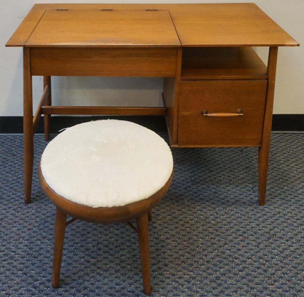 Appraisal: Henredon Mid Century Modern Mahogany Vanity with Pull Out Mirror