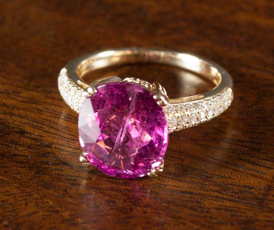 Appraisal: PINK TOURMALINE AND FOURTEEN KARAT GOLD RING The yellow gold