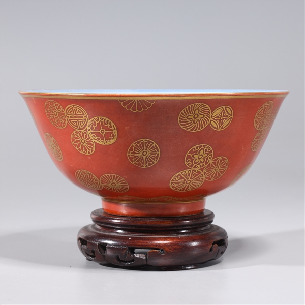 Appraisal: Chinese porcelain bowl with blue and white interior and red