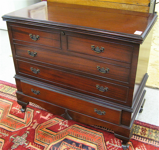 Appraisal: QUEEN ANNE STYLE MAHOGANY AND CEDAR BLANKET CHEST ON STAND