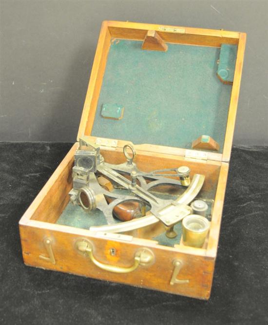 Appraisal: Sextant cased in mahogany box Heath Co London