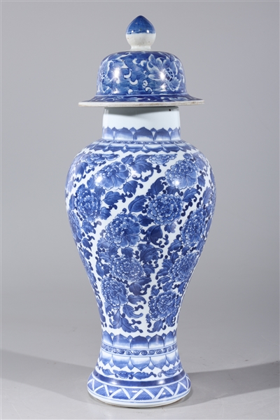 Appraisal: Chinese blue and white covered porcelain vase with allover floral