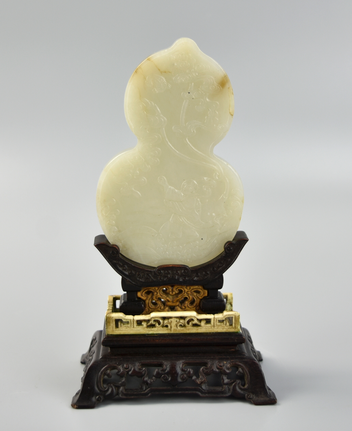 Appraisal: CHINESE HETIAN WHITE JADE GOURD SCREEN TH C Chinese th