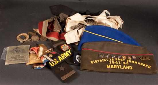 Appraisal: Group of accessories including VFW and American Legion hats and