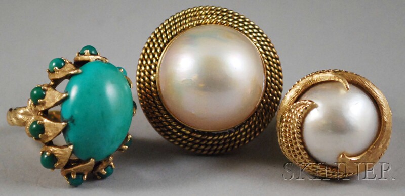 Appraisal: Three kt Gold Cocktail Rings two mabe pearl and one