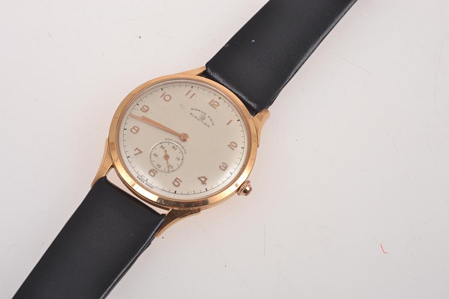 Appraisal: A VINTAGE GRAND PRIX NON MAGNETIC WRISTWATCH TO CT GOLD