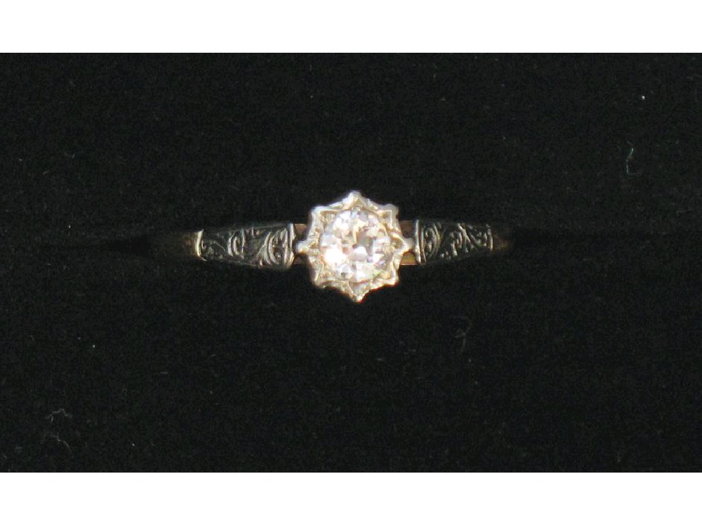 Appraisal: A DIAMOND SOLITAIRE RING the central round old-cut diamond in