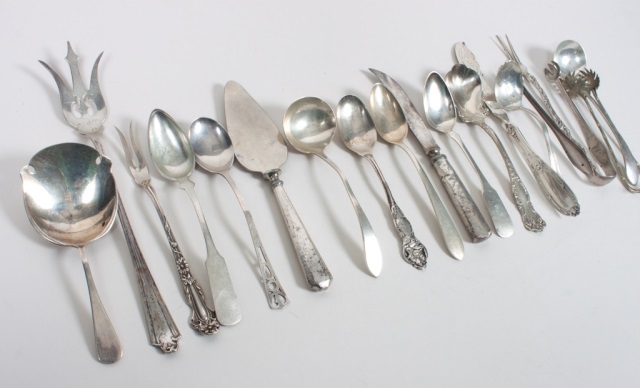 Appraisal: Sixteen sterling and weighted silver flatware including lettuce fork bon