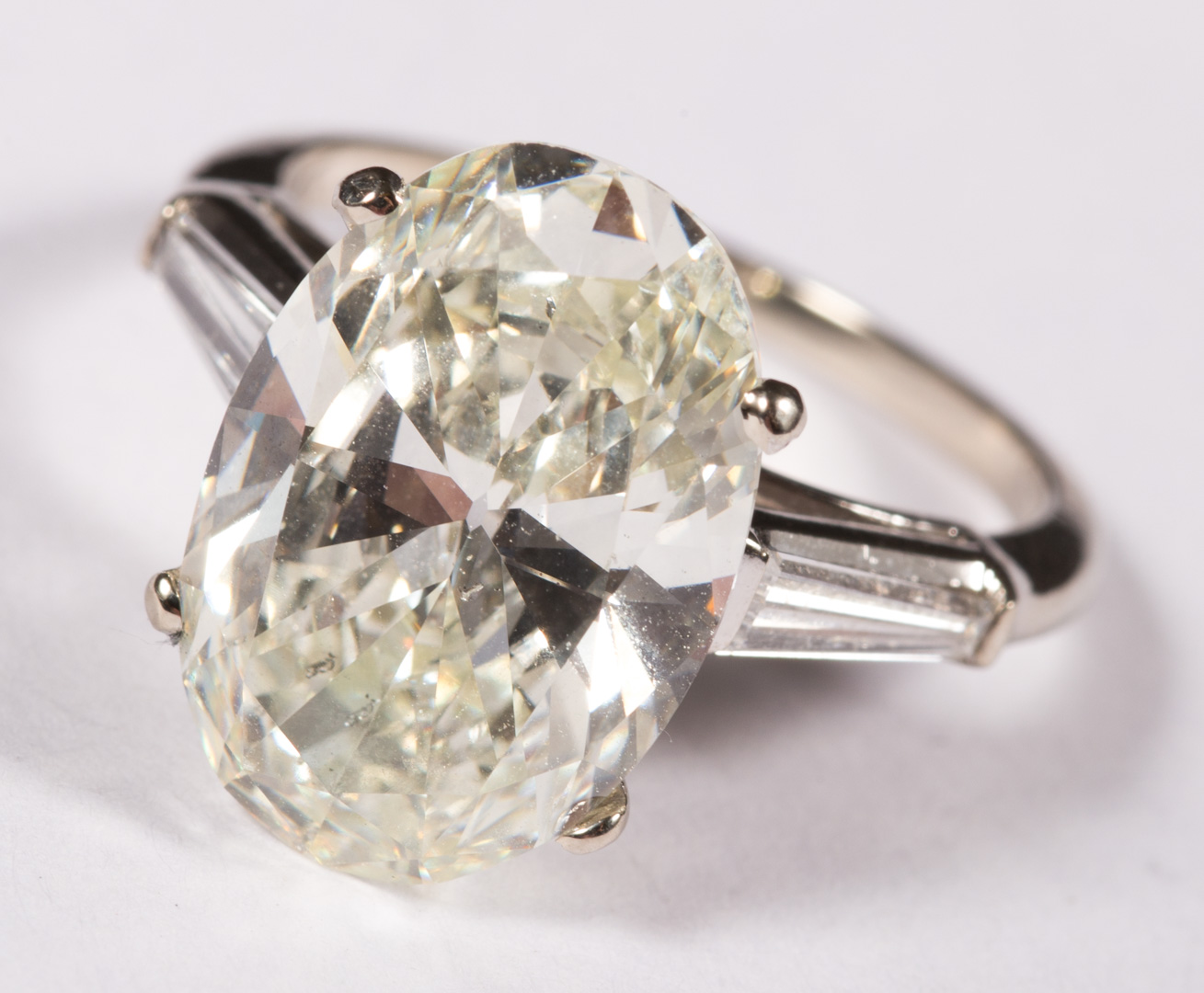 Appraisal: A ct Lady's Oval Diamond Ring set in platinum with