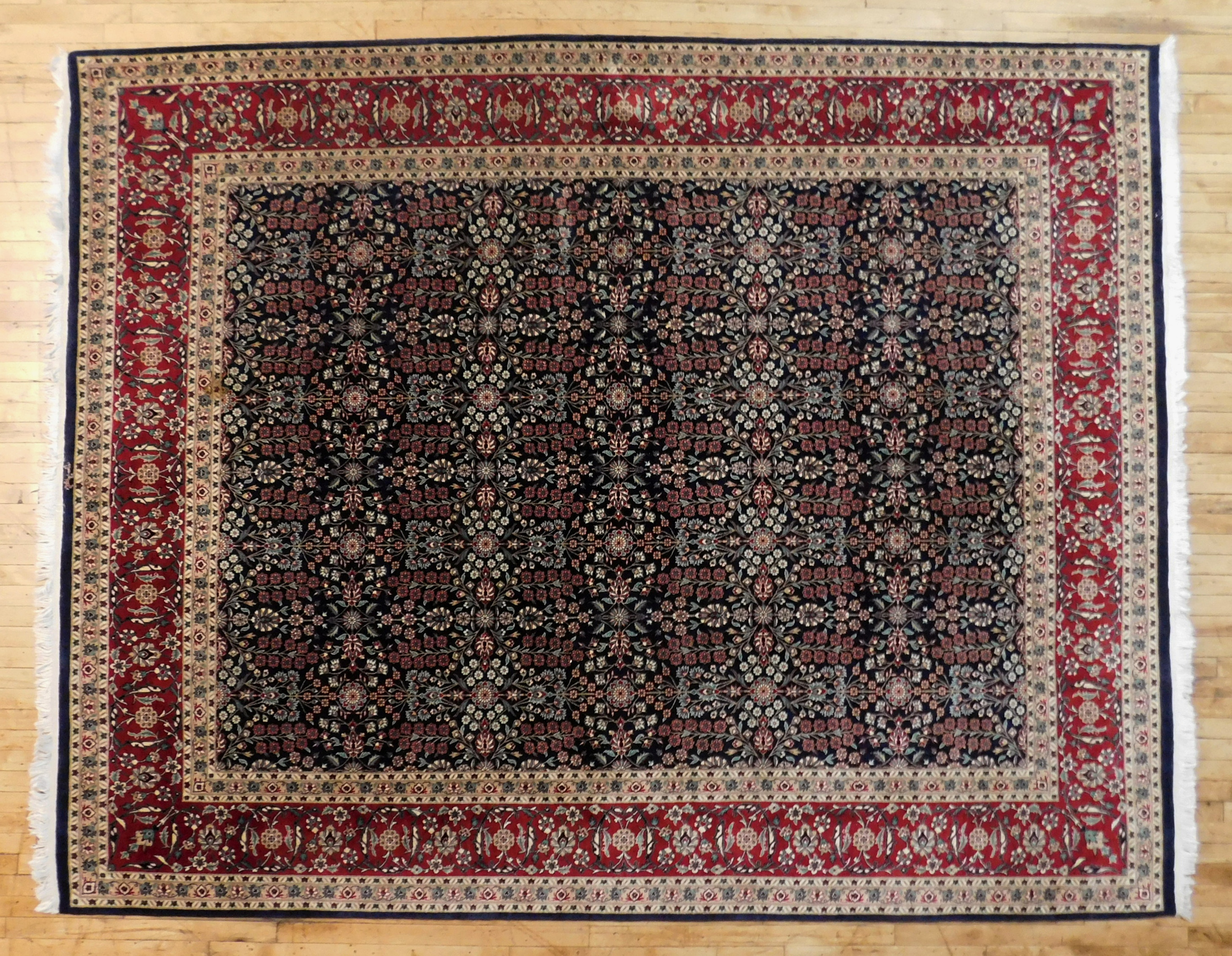 Appraisal: Oriental rug Sarouk ' '' x ' ''