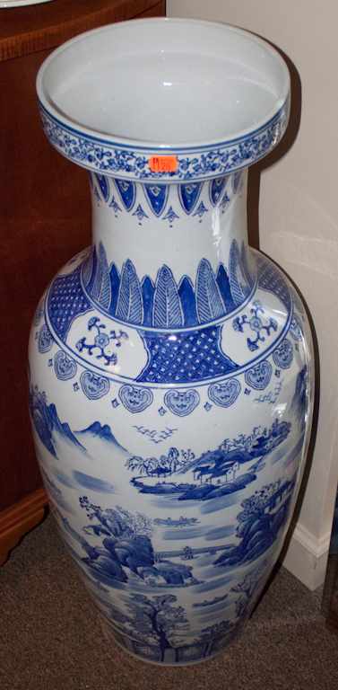 Appraisal: Chinese Export style blue and white porcelain monumental vase Estimate