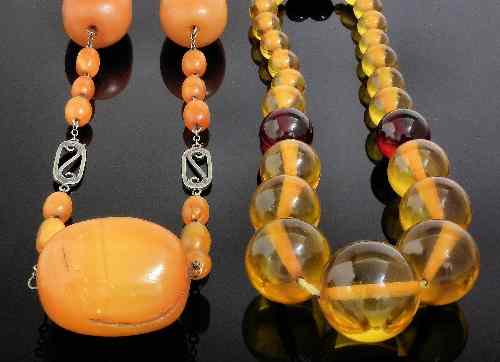 Appraisal: A mm single strand of graduated amber beads gross weight