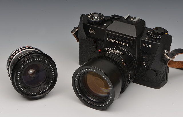 Appraisal: A LEICAFLEX SL WITH A LEITZ CANADA SUMMICRON-R LENS AND