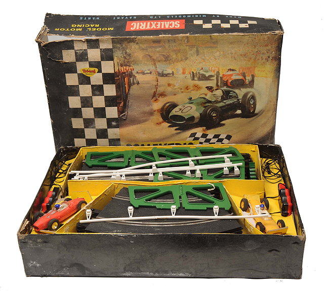 Appraisal: AN OLD SCALEXTRIC MODEL MOTORS RACING GAME No GP with