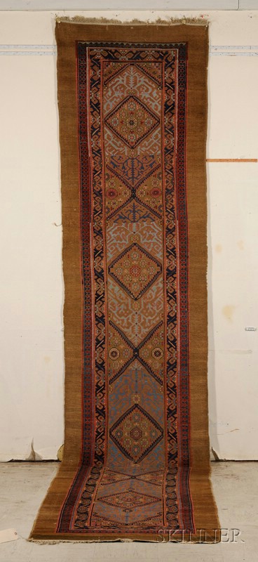 Appraisal: Serab Runner Northwest Persia late th early th century even