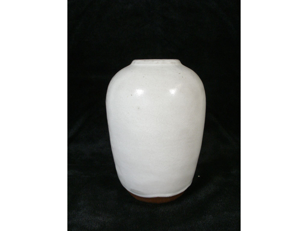 Appraisal: NC Pottery Egg Vase Ben Owen Master Potter earthenware w