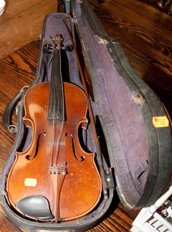 Appraisal: Violin in fitted case as is Estimate - All property