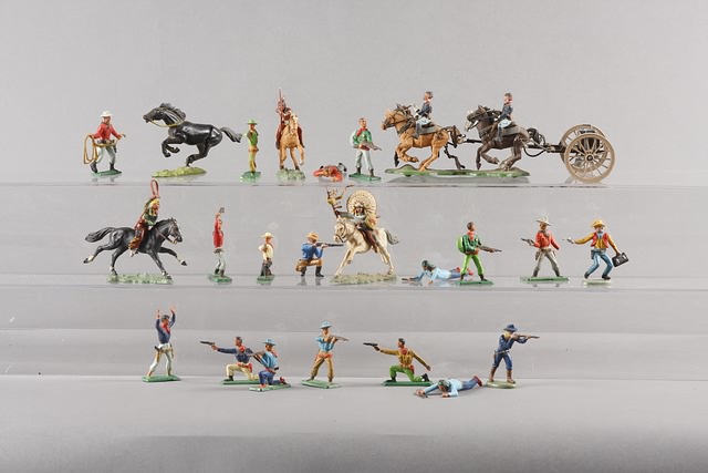 Appraisal: Lot of plastic figures by Britains Herald and Starlux representing