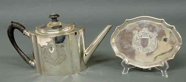 Appraisal: Georgian silver teapot and matching stand bearing the maker's mark