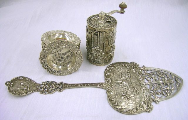 Appraisal: Set of European silver accessories including pie server salt mill