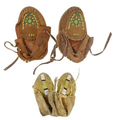 Appraisal: pair Native American child's hide moccasins late th-mid th c