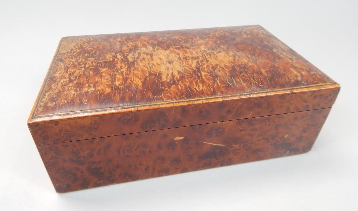 Appraisal: An early thC burr yew cigarette box of rectangular outline