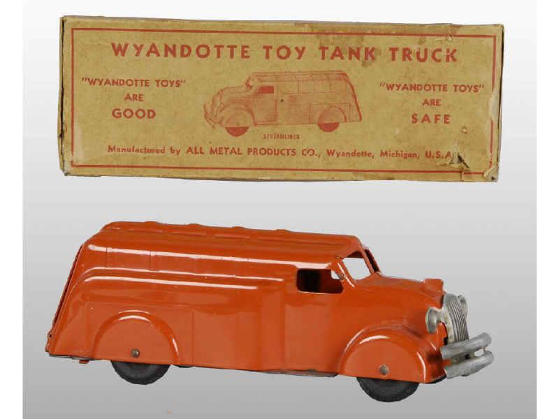 Appraisal: Pressed Steel Wyandotte Tanker with Original Box Description Box has