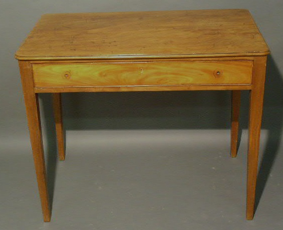 Appraisal: Georgian Hepplewhite mahogany table c with single drawer h x