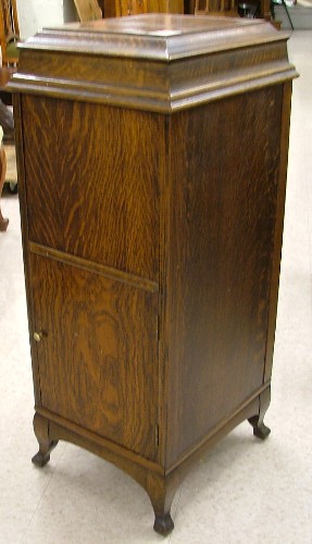 Appraisal: A LIFT-TOP OAK FILE CABINET The Automatic File Index Co