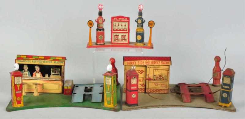 Appraisal: Lot of Pressed Steel Marx Gas Station Toys American Includes